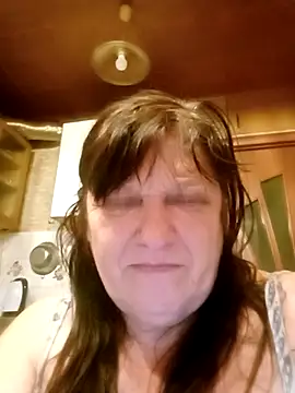 Snapshot of Apeesynka55211 chatting on 12-20-25, 06:42 Apeesynka55211 online show from 12-20-25, 06:42