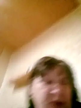 Snapshot of Apeesynka55211 chatting on 02-15-26, 06:04 Apeesynka55211 online show from 02-15-26, 06:04