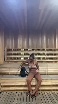 tia   fox online show from 11-20-25, 01:44