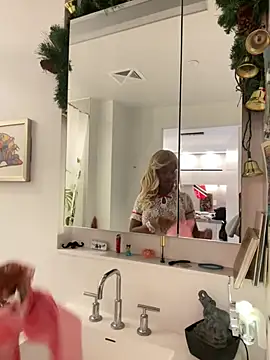 tia   fox online show from 03-12-26, 12:00