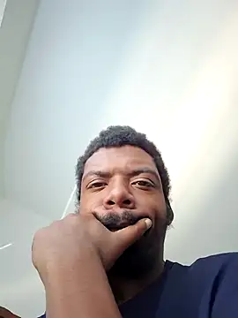 Snapshot of MrBigDickShow chatting on 10-01-25, 03:18 MrBigDickShow online show from 10-01-25, 03:18