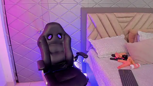 AriannaCooperr online show from 12-14-25, 05:13