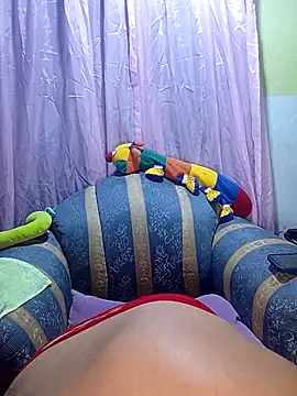 Snapshot of linda_swett chatting on 12-01-25, 02:11 linda swett online show from 12-01-25, 02:11