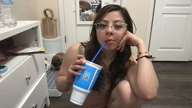 Snapshot of bunnygorl12 chatting on 03-11-26, 05:35 bunnygorl12 online show from 03-11-26, 05:35