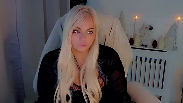 Snapshot of Siren-xiv chatting on 12-04-25, 08:45 Siren-xiv online show from 12-04-25, 08:45