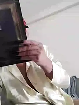 RobertaxGutierrez online show from 11-10-25, 03:16