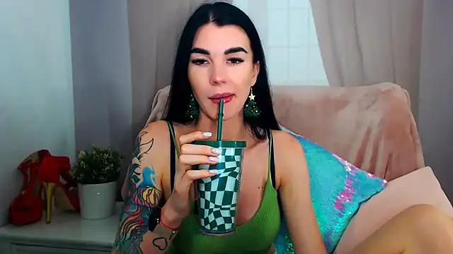 Snapshot of SofiiaBeauty chatting on 12-16-25, 08:14 SofiiaBeauty online show from 12-16-25, 08:14