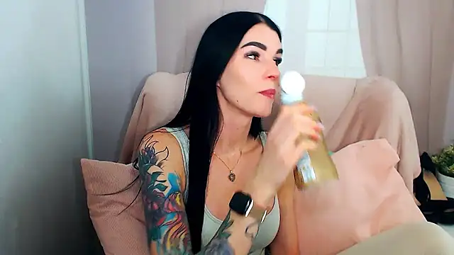 Snapshot of SofiiaBeauty chatting on 01-09-26, 06:42 SofiiaBeauty online show from 01-09-26, 06:42