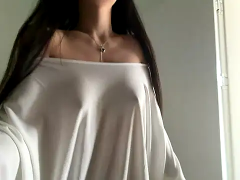 xiaowan x online show from 10-14-25, 08:04