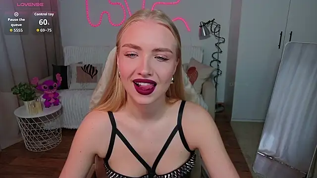 TessaGrays online show from 04-30-26, 10:32