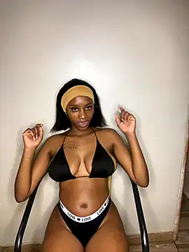 Snapshot of Sirah1 chatting on 10-26-25, 06:03 Sirah1 online show from 10-26-25, 06:03