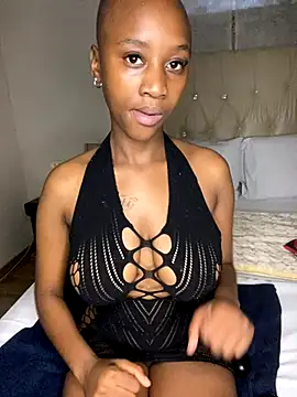 Snapshot of Sirah1 chatting on 10-29-25, 04:15 Sirah1 online show from 10-29-25, 04:15