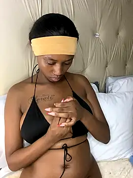 Snapshot of Sirah1 chatting on 11-13-25, 10:52 Sirah1 online show from 11-13-25, 10:52