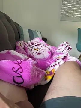 Snapshot of luizrgg chatting on 10-30-25, 11:44 luizrgg online show from 10-30-25, 11:44