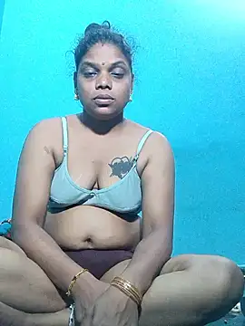 Snapshot of Kanneeswari chatting on 10-20-25, 07:03 Kanneeswari online show from 10-20-25, 07:03