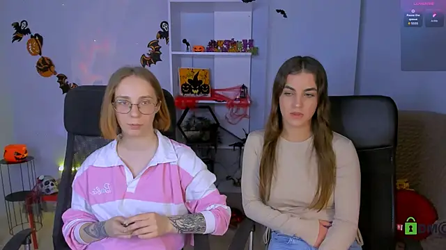 Snapshot of lina_fox12 chatting on 10-21-25, 12:28 lina fox12 online show from 10-21-25, 12:28