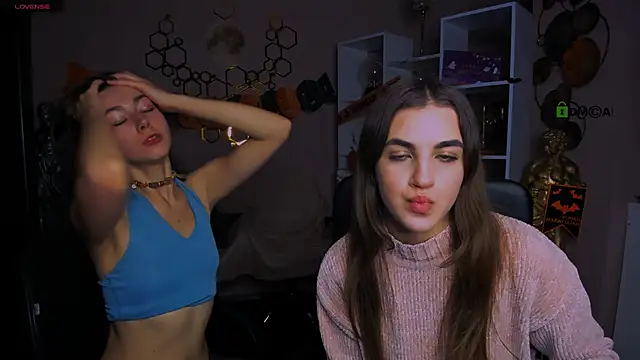 Snapshot of lina_fox12 chatting on 10-27-25, 02:32 lina fox12 online show from 10-27-25, 02:32