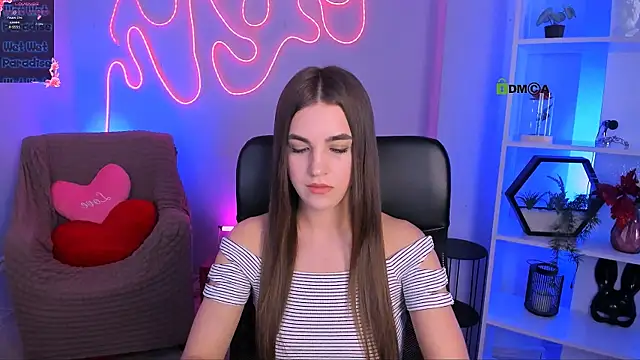 Snapshot of lina_fox12 chatting on 07-17-26, 12:23 lina fox12 online show from 07-17-26, 12:23