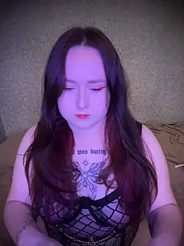 BambiGlow online show from 10-20-25, 07:31