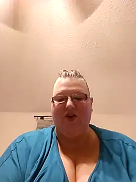 Snapshot of Budd_Bunney chatting on 12-05-25, 04:58 Budd Bunney online show from 12-05-25, 04:58