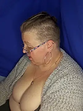 Snapshot of Budd_Bunney chatting on 03-10-26, 11:54 Budd Bunney online show from 03-10-26, 11:54