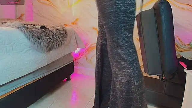 EbonyHansNight online show from 04-28-26, 09:09