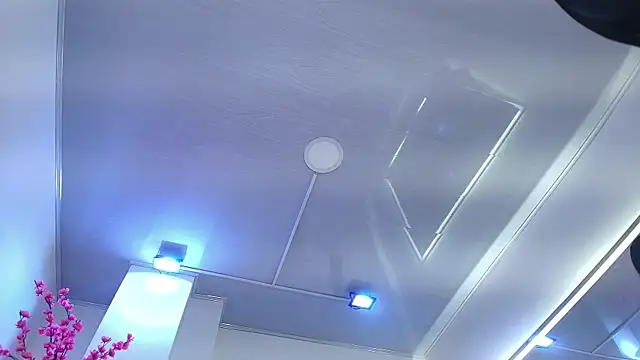 Gabriela milani online show from 11-20-25, 06:51