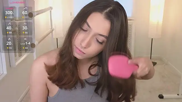 Snapshot of slow_flower chatting on 10-15-25, 12:38 slow flower online show from 10-15-25, 12:38