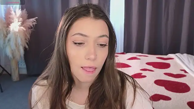 Snapshot of slow_flower chatting on 02-18-26, 12:23 slow flower online show from 02-18-26, 12:23