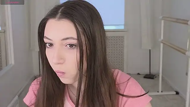 Snapshot of slow_flower chatting on 02-20-26, 12:49 slow flower online show from 02-20-26, 12:49