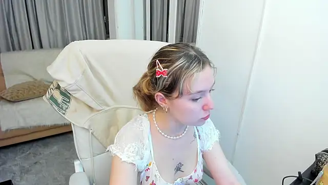 Lucia Copper online show from 12-01-25, 03:39