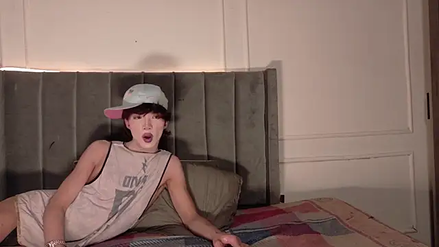 Snapshot of luxuryheaven_8 chatting on 02-21-26, 08:21 luxuryheaven 8 online show from 02-21-26, 08:21