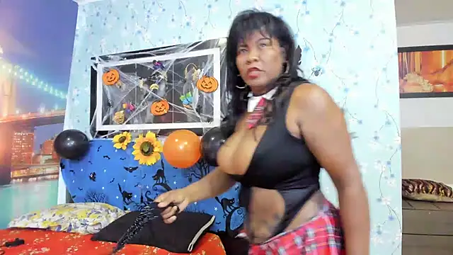 Snapshot of TashaMendoza1 chatting on 10-31-25, 07:59 TashaMendoza1 online show from 10-31-25, 07:59