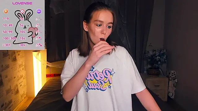 Snapshot of TienKnous chatting on 11-10-25, 07:13 TienKnous online show from 11-10-25, 07:13