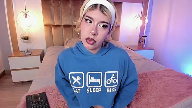 Snapshot of SamyShark chatting on 01-15-26, 05:34 SamyShark online show from 01-15-26, 05:34