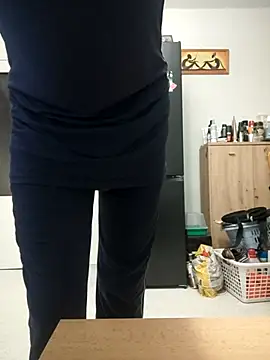 honzinka83 online show from 12-20-25, 05:20