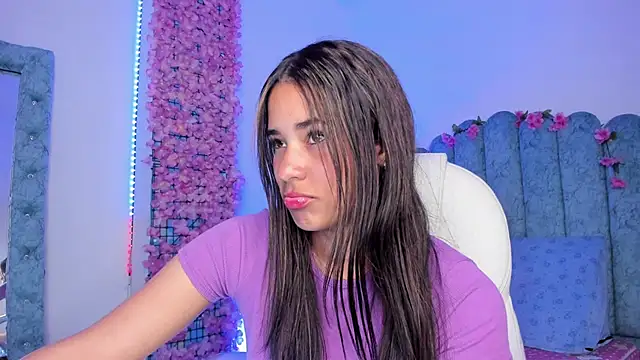 Camila Smith 23 online show from 10-24-25, 01:13