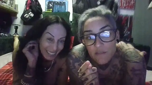 Snapshot of inkdhollow1 chatting on 06-22-26, 03:25 inkdhollow1 online show from 06-22-26, 03:25