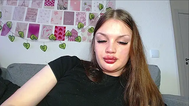 Snapshot of sashadeliii chatting on 10-02-25, 12:12 sashadeliii online show from 10-02-25, 12:12