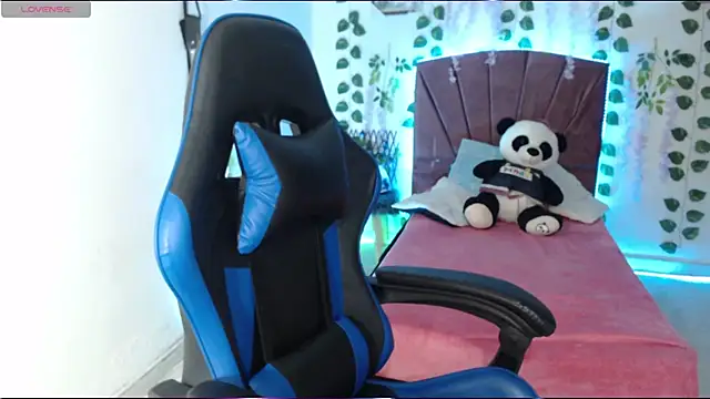 Chloe-laurent03 online show from 10-21-25, 08:31