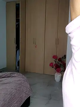 Zoe riivas online show from 11-14-25, 10:14