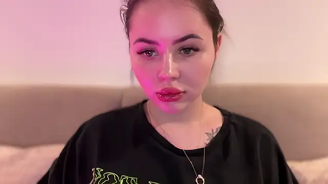 AlmaryKim online show from 11-01-25, 08:33