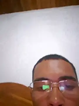 Snapshot of Mikael_1357 chatting on 06-14-26, 03:52 Mikael 1357 online show from 06-14-26, 03:52