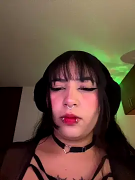 Hinatamoon  online show from 11-28-25, 06:05