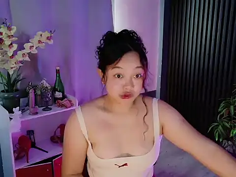 UrFavouriteCravings online show from 02-17-26, 02:19