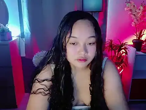 UrFavouriteCravings online show from 04-18-26, 01:53