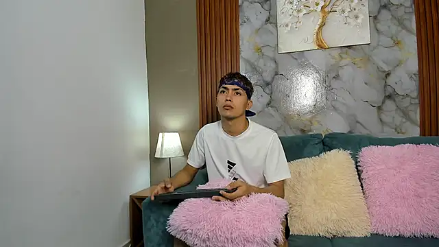 VERY HOT GUYS online show from 02-21-26, 01:23