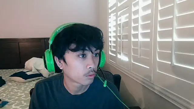 youngasianboy2007 online show from 04-13-26, 05:07