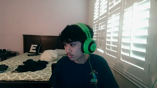 youngasianboy2007 online show from 04-21-26, 10:12