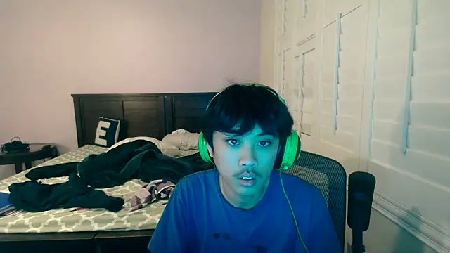 youngasianboy2007 online show from 04-26-26, 09:18